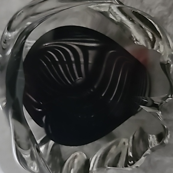Magnum Neil Duman large signed glass paperweight